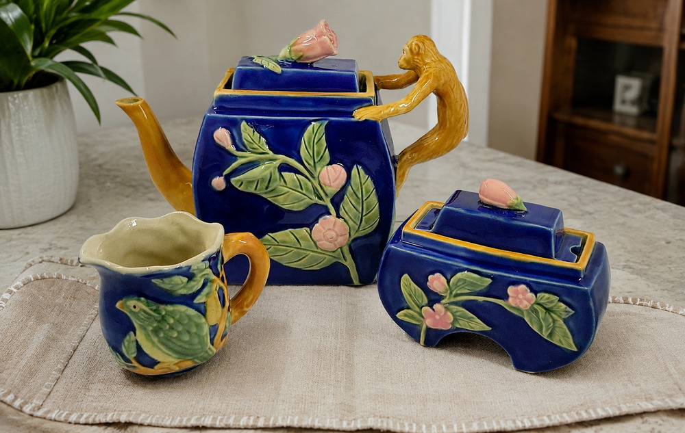 Vintage Henriksen Imports Classic Majolica Monkey Tea Set Teapot Sugar Cream